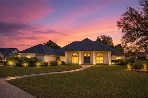 141 Cypress Point Cir, Hideaway, TX 75771