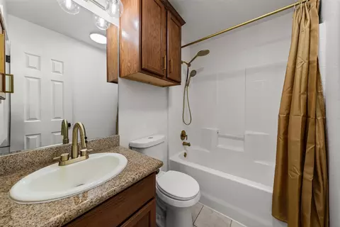 Bath - 10234 Condor Loop, Waco, TX 76708 photo 1 of 2