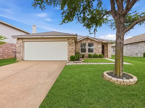 2261 White Pine Dr, Little Elm, TX 75068