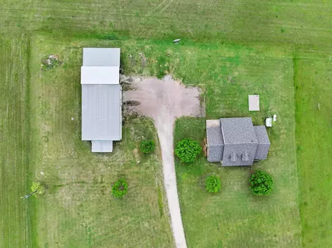 386 Scoggins Rd, Tioga, TX 76271