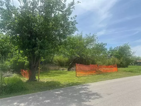 5216 Fitchburg St, Dallas, TX 75212