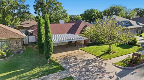 1129 W Hills Ter, Saginaw, TX 76179