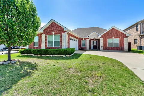 105 Ashlyn Ct, Whitesboro, TX 76273