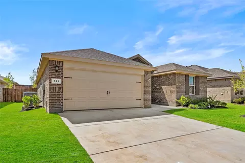 Exterior - 529 Marsh St, Cleburne, TX 76033 photo 3 of 5