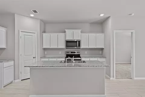 Kitchen - 529 Marsh St, Cleburne, TX 76033 photo 3 of 4
