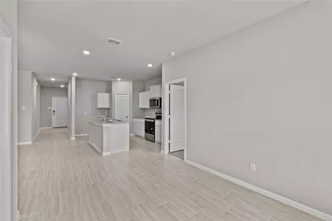 Entry Way - 529 Marsh St, Cleburne, TX 76033 photo 1 of 4