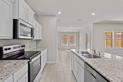 Kitchen - 529 Marsh St, Cleburne, TX 76033 photo 4 of 4