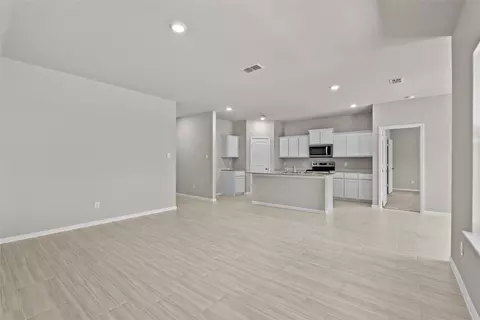 Living - 529 Marsh St, Cleburne, TX 76033 photo 2 of 4