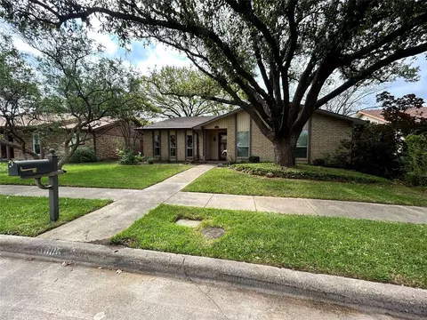 1806 Clear Creek Ln, Carrollton, TX 75007