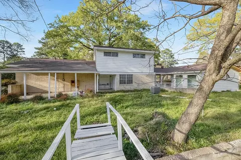 2305 Cherry Hill Rd, Texarkana, TX 75503