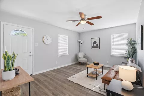 604 E 5th St, Weatherford, TX 76086