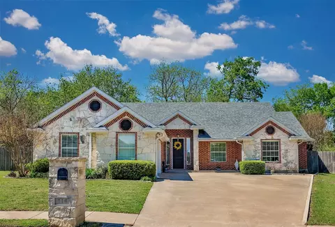 116 Ashlyn Ct, Whitesboro, TX 76273