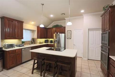 Kitchen - 209 Park Meadows Dr, Euless, TX 76039 photo 1 of 2
