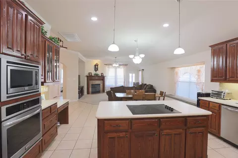 Kitchen - 209 Park Meadows Dr, Euless, TX 76039 photo 2 of 2