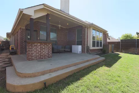 Exterior - 209 Park Meadows Dr, Euless, TX 76039 photo 4 of 4