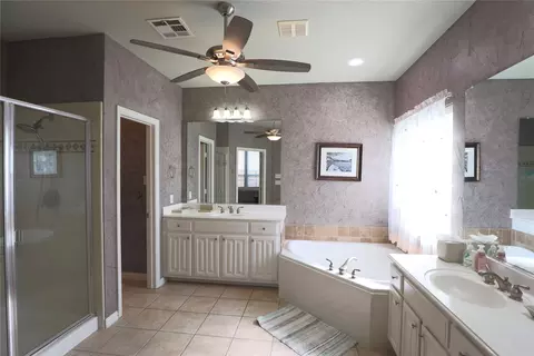 Bath - 209 Park Meadows Dr, Euless, TX 76039 photo 3 of 3