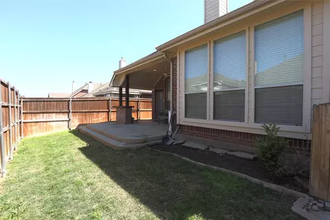 Exterior - 209 Park Meadows Dr, Euless, TX 76039 photo 2 of 4