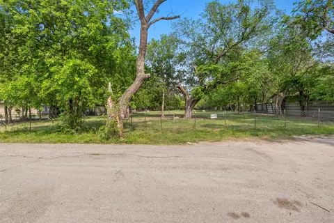 2820 Namur St, Dallas, TX 75227