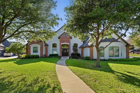 1512 Hunters Ridge Cir, Denton, TX 76205