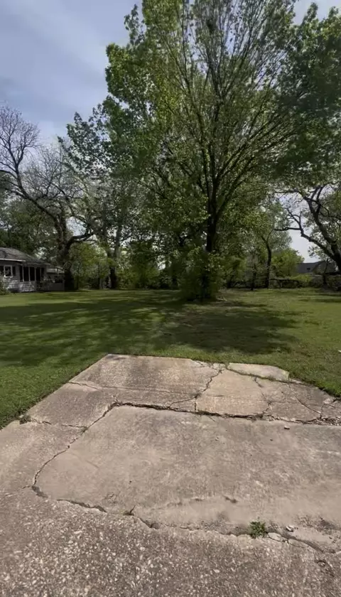 516 E Sycamore St, Sherman, TX 75090