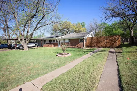 1405 Thompson Dr, Graham, TX 76450