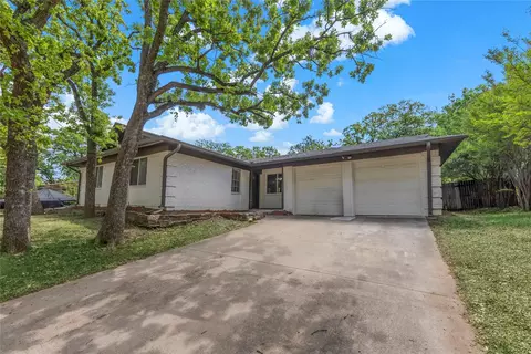 12 Somerset Ter, Bedford, TX 76022