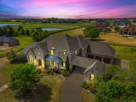 1061 Kingsbridge Ln, Rockwall, TX 75032