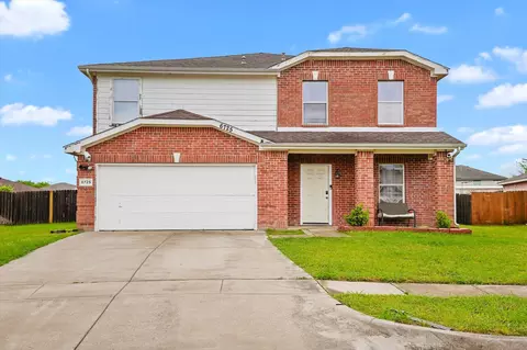 6725 Prairie Fire Rd, Arlington, TX 76002