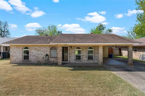 2102 Orbit Dr, Bossier City, LA 71112