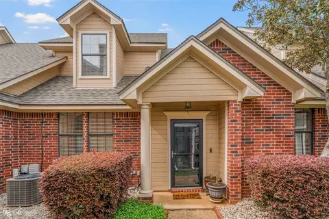 26 Meadow Creek Dr, Bossier City, LA 71111