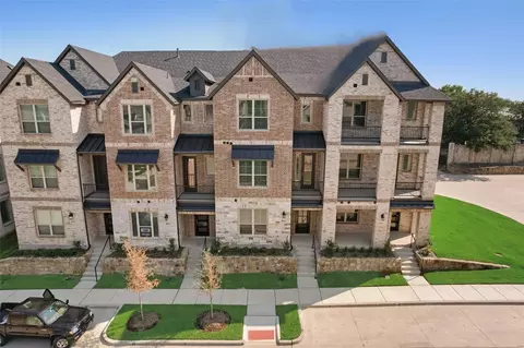 8063 Challenger Ln, Frisco, TX 75034