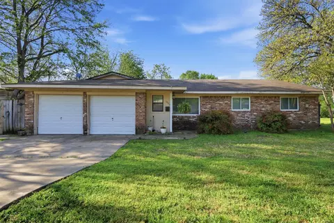 1803 Sycamore St, Commerce, TX 75428