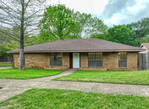 306 Larry Dr, Duncanville, TX 75137
