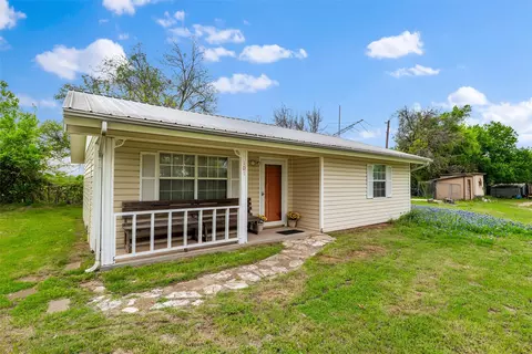 101 S Frio Ct, Weatherford, TX 76087