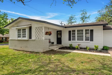 1100 N 66th St, Waco, TX 76710