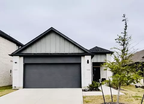 3810 Murvaul Dr, Farmersville, TX 75442