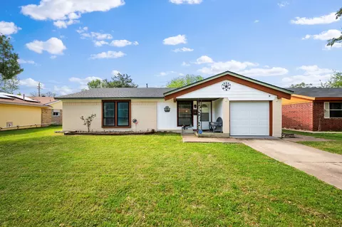 333 Sparks St, Grand Prairie, TX 75051