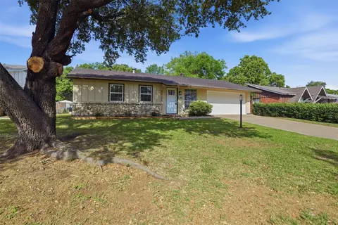 1812 Muse St, Fort Worth, TX 76112