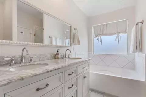 Bath - 2801 Samson Dr, Lorena, TX 76655 photo 1 of 5