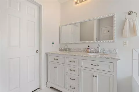 Bath - 2801 Samson Dr, Lorena, TX 76655 photo 3 of 5