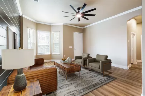 413 Henderson St, Bonham, TX 75418