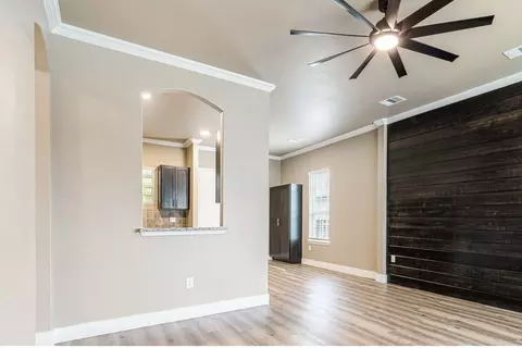 413 Henderson St, Bonham, TX 75418