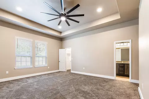413 Henderson St, Bonham, TX 75418