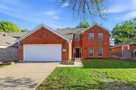 5512 Rocky Mountain Rd, Fort Worth, TX 76137