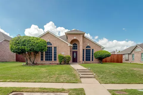3829 Harrison Dr, Carrollton, TX 75010