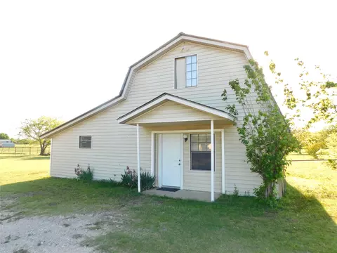 31 Rogers Cir, Krum, TX 76249