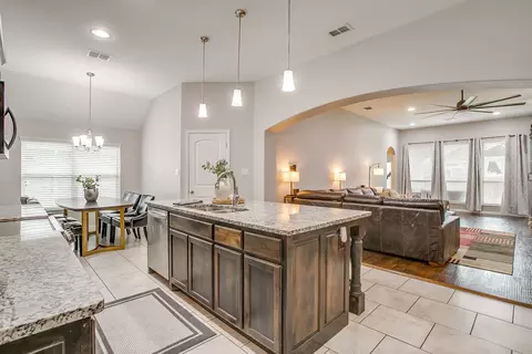 2721 Buffalo Run, Burleson, TX 76028