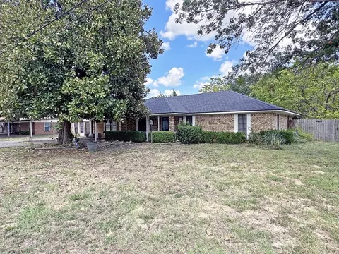 2307 Crystal Dr, Athens, TX 75751