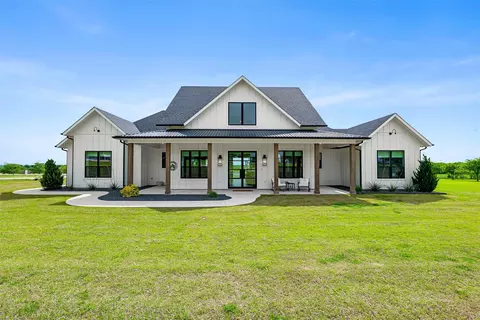 8708 Freeman Rd, Sanger, TX 76266