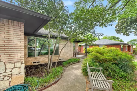 8030 Hunnicut Rd, Dallas, TX 75228